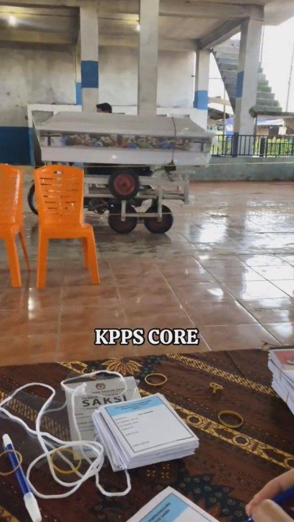kejadian lucu di TPS (tiktok.com/@sofyangurusinga_)