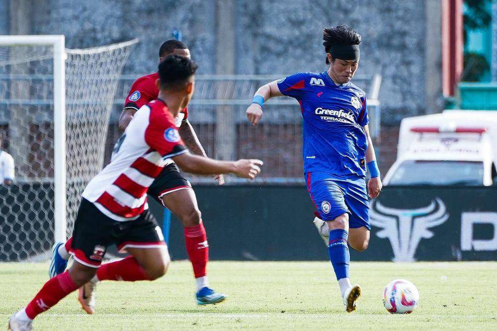 Arema FC dalam laga melawan Madura United pada pekan ke-11 Liga 1 2024/2025. (instagram.com/aremafcofficial)