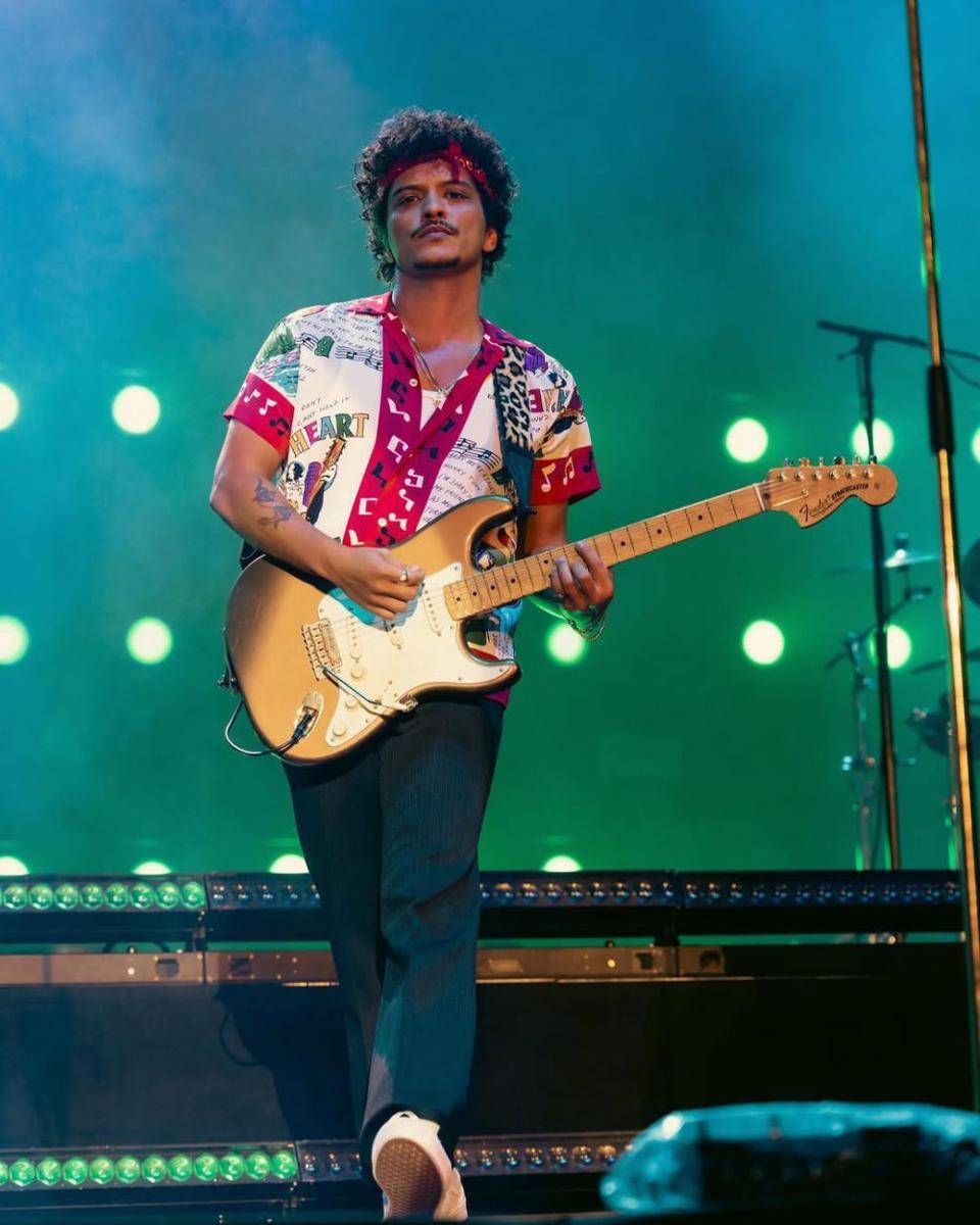 outfit Bruno Mars (instagram.com/brunomars)