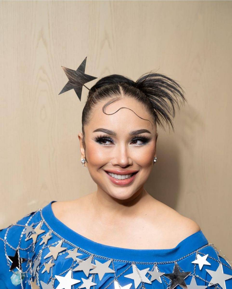 gaya makeup ala artis senior (instagram.com/ti2dj)