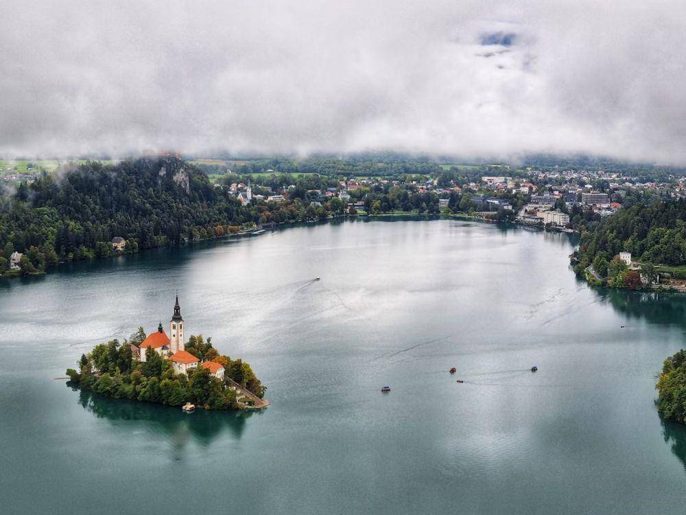 ilustrasi Slovenia (unsplash.com/Pavol Svantner)