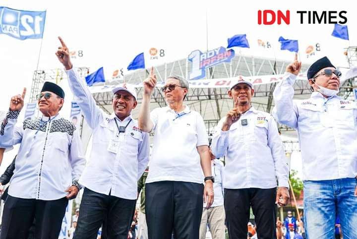 Foto Paslon Ady-Irfan bersama para pengusaha dari jakarta saat kampanye akbar beberapa waktu lalu (Dok/Istimewa)
