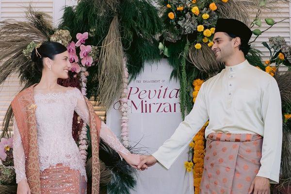 7 Potret Lamaran Pevita Pearce yang Baru Diekspos, Digelar Intimate