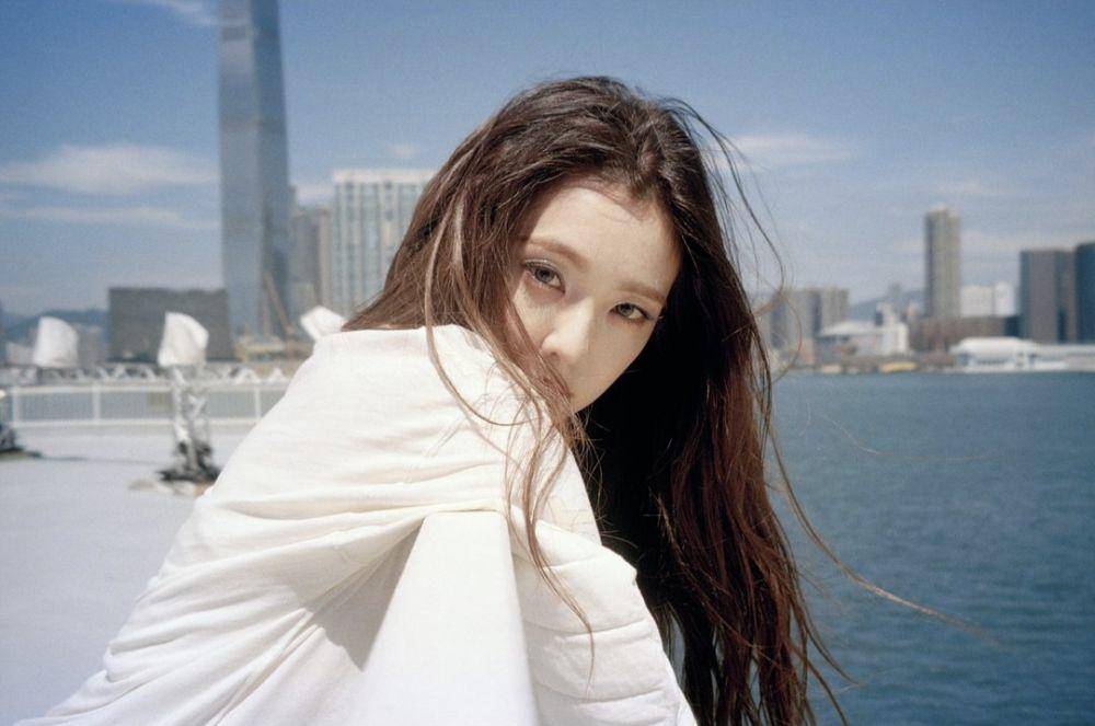potret Irene Red Velvet di mini album Like A Flower (instagram.com/redvelvet.smtown)