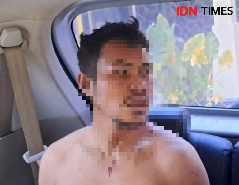 Foto terduga pelaku saat diamankan polisi (Dok/Istimewa)