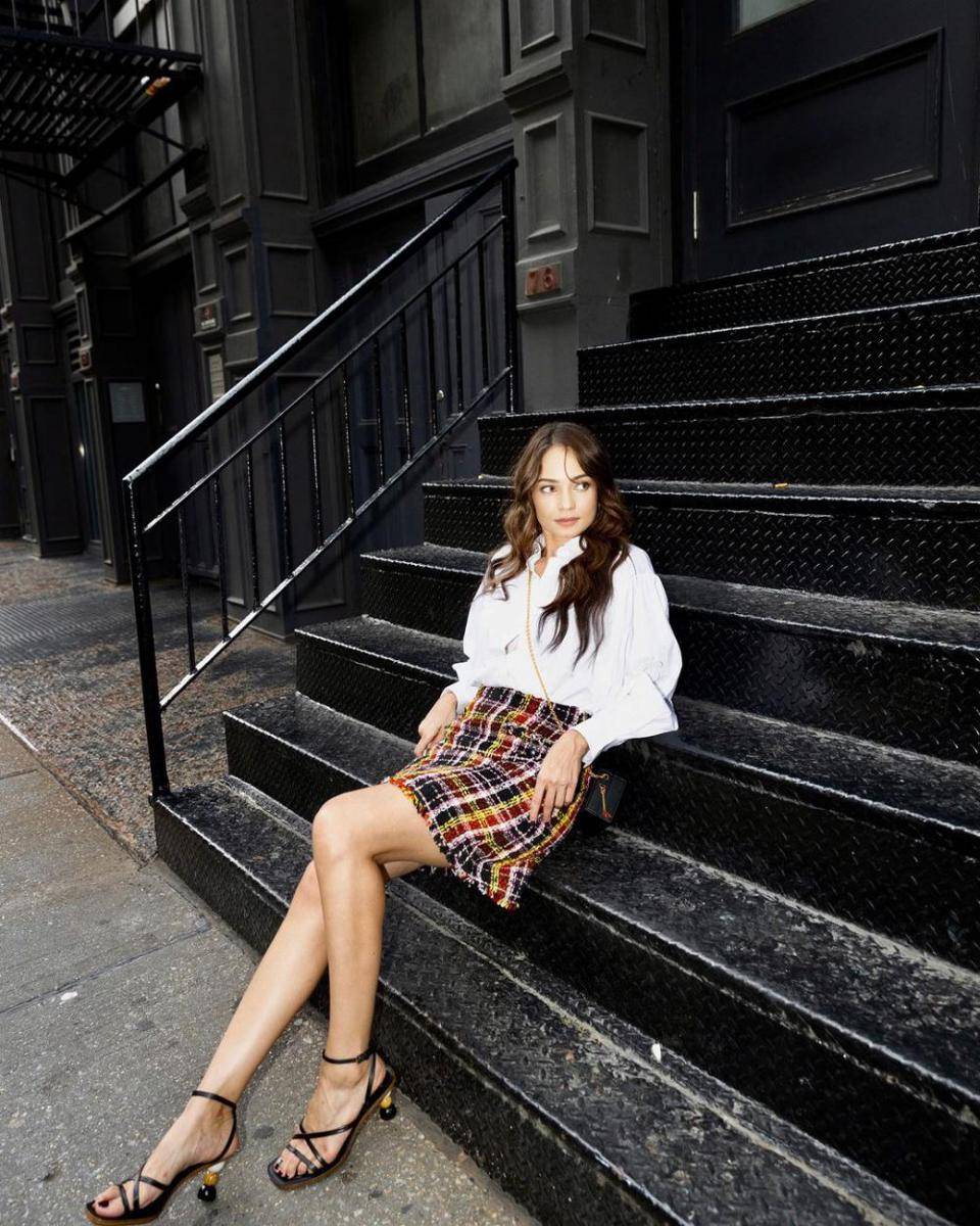 inspirasi outfit santai ala Enzy Storia (instagram.com/enzystoria)
