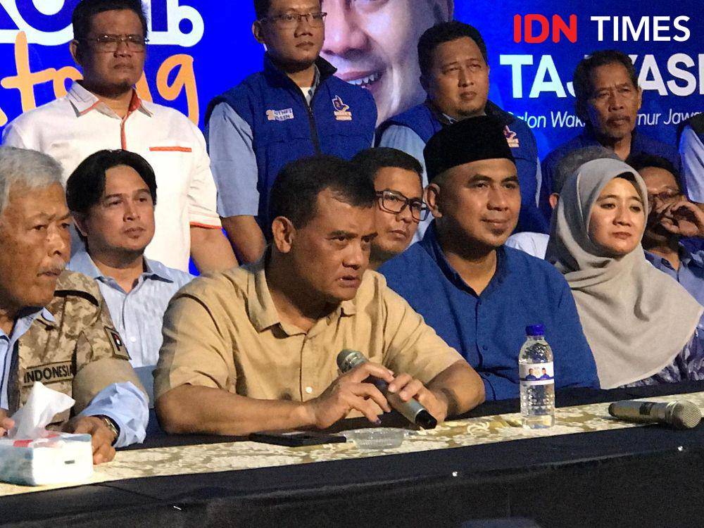 Paslon nomor urut 02 Pemilihan Gubernur Jawa Tengah Ahmad Luthfi dan Taj Yasin usai unggul di hitung cepat Pilgub Jateng 2024. (IDN Times/Dhana Kencana)