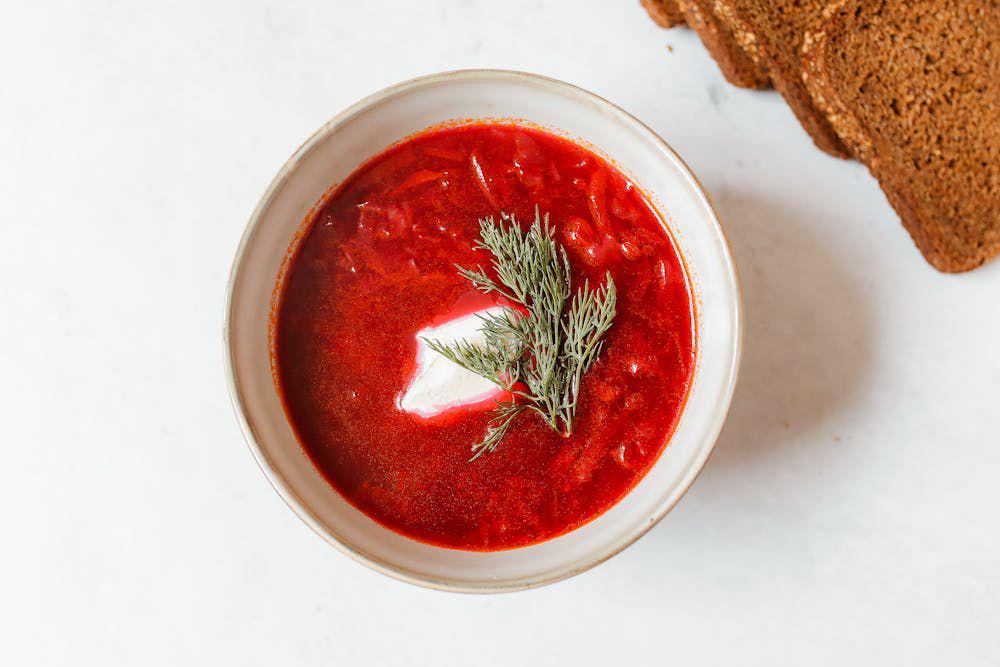 5 Tips Membuat Sup Merah Rumahan yang Enak, Sedap Banget!