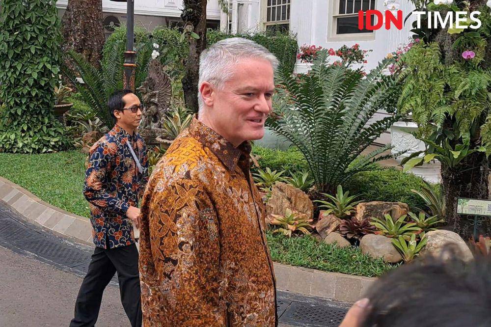 Sekretaris Jenderal Organisasi Kerja Sama dan Pembangunan Ekonomi (OECD), Mathias Cormann menyambangi Presiden Prabowo Subianto di Kompleks Istana Kepresidenan, Jakarta, Kamis (28/11/2024). (IDN Times/Trio Hamdani)