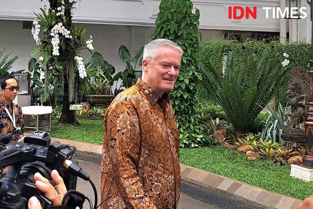 Sekretaris Jenderal Organisasi Kerja Sama dan Pembangunan Ekonomi (OECD), Mathias Cormann menyambangi Presiden Prabowo Subianto di Kompleks Istana Kepresidenan, Jakarta, Kamis (28/11/2024). (IDN Times/Trio Hamdani)