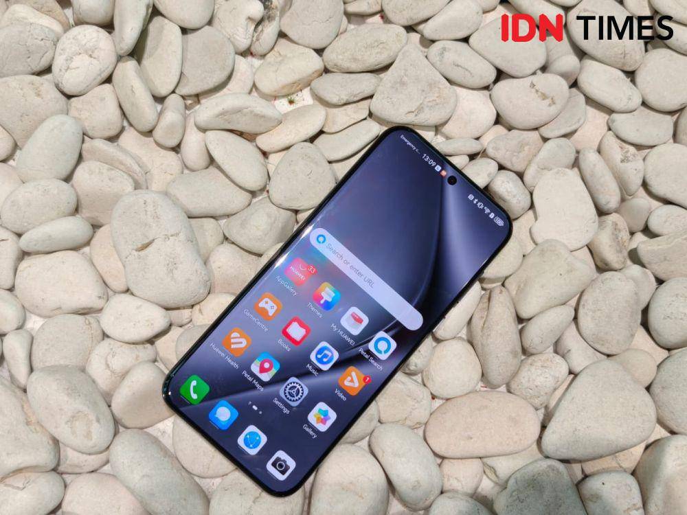 Huawei Pura 70 Ultra (IDN Times/Fatkhur Rozi)