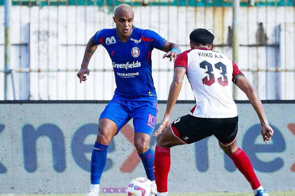 Arema FC dalam laga melawan Madura United pada pekan ke-11 Liga 1 2024/2025. (instagram.com/aremafcofficial)