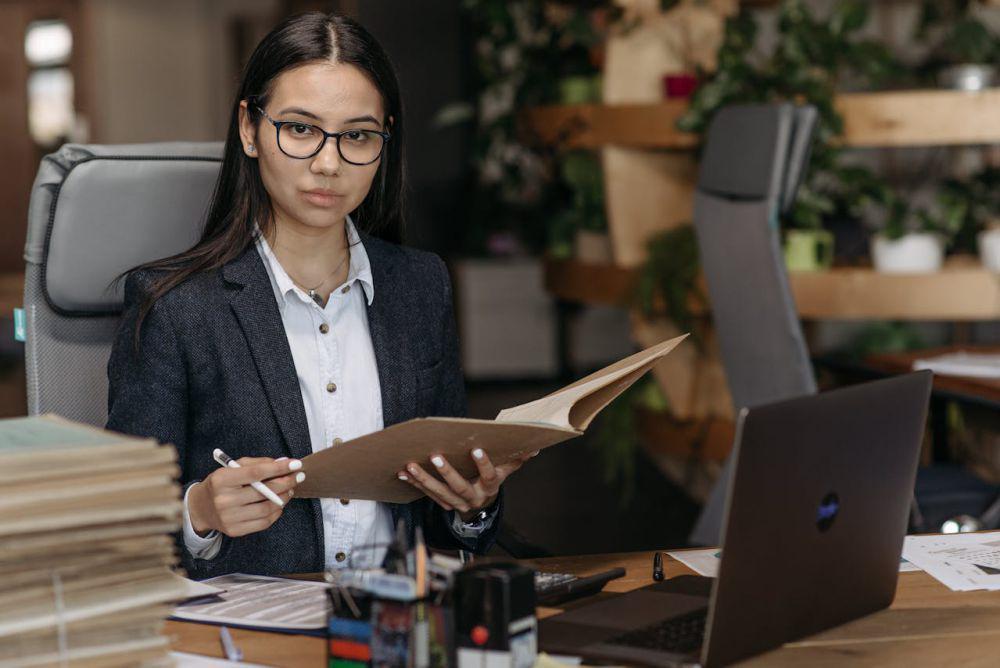 5 Cara Menanggapi saat Diminta Menutupi Kinerja Buruk Rekan Kerja