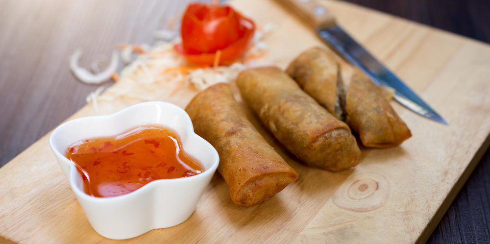 Lumpia Ikan Fillet Saus Bangkok: Camilan yang Renyah dan Gurih