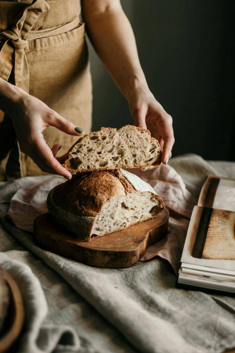 ilustrasi roti (pexels.com/Marta Dzedyshko)