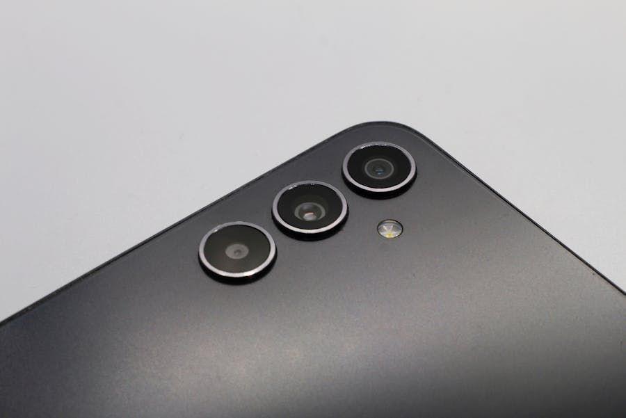 9 HP yang Ada Kamera 0.5, Ada dari Samsung hingga OPPO