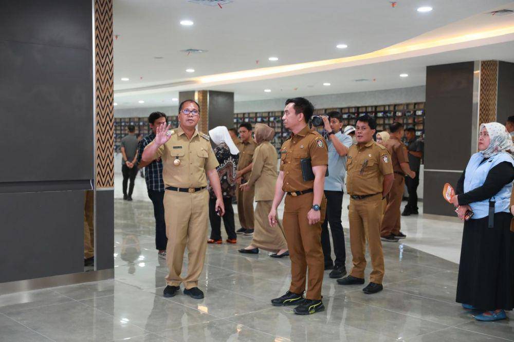 Wali Kota Makassar Moh Ramdhan Pomanto meninjau kesiapan Mal Pelayanan Publik. (Dok. Istimewa)