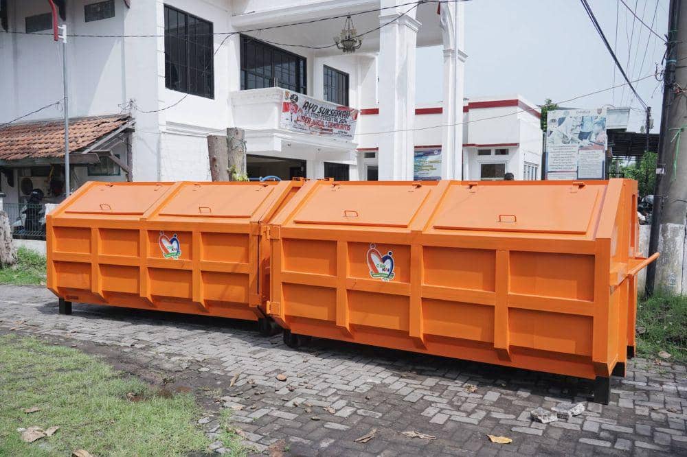 Biar Warga Tanjung Mas Semarang Jaga Kebersihan, KAI Bantu Kontainer Sampah