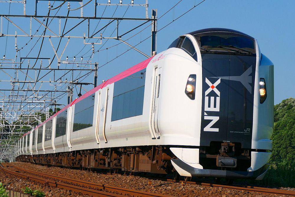 Ilustrasi Narita Express (commons.wikimedia.org/MaedaAkihiko)