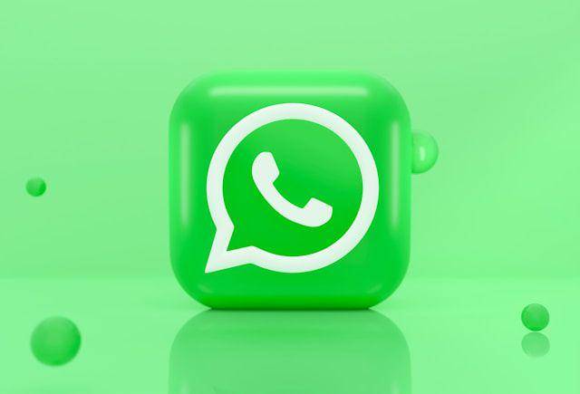ilustrasi logo WhatsApp (unsplash.com/@maria_shalabaieva)