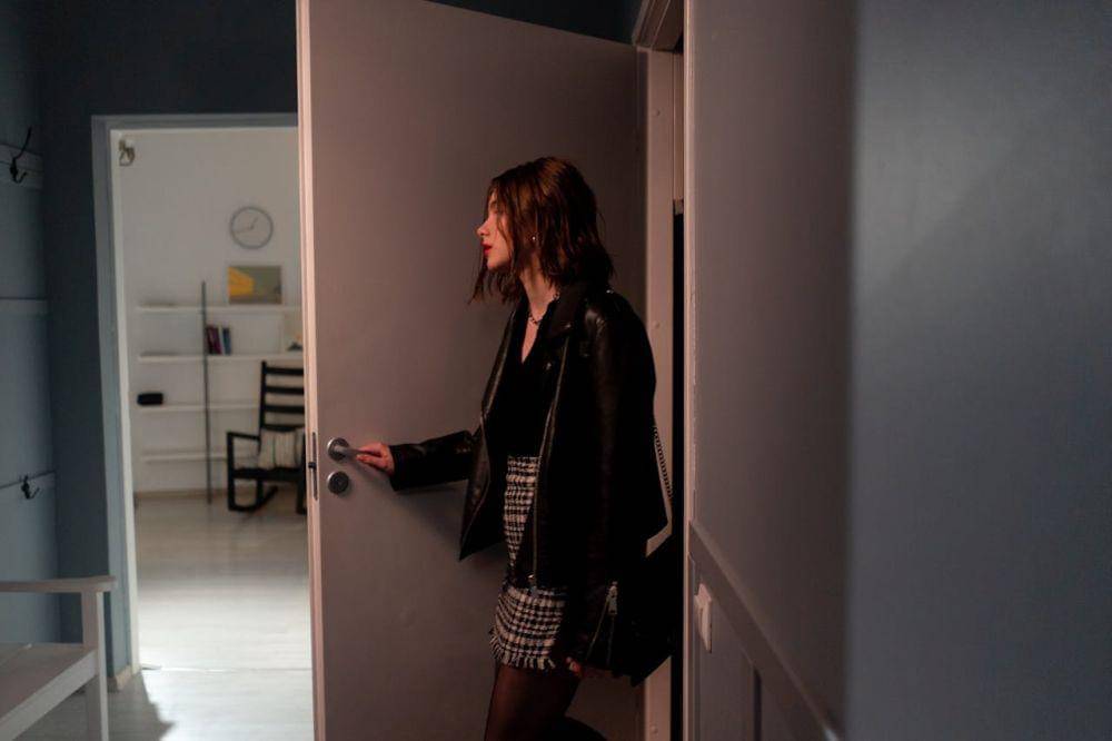 ilustrasi masuk rumah (pexels.com/cottonbro studio)