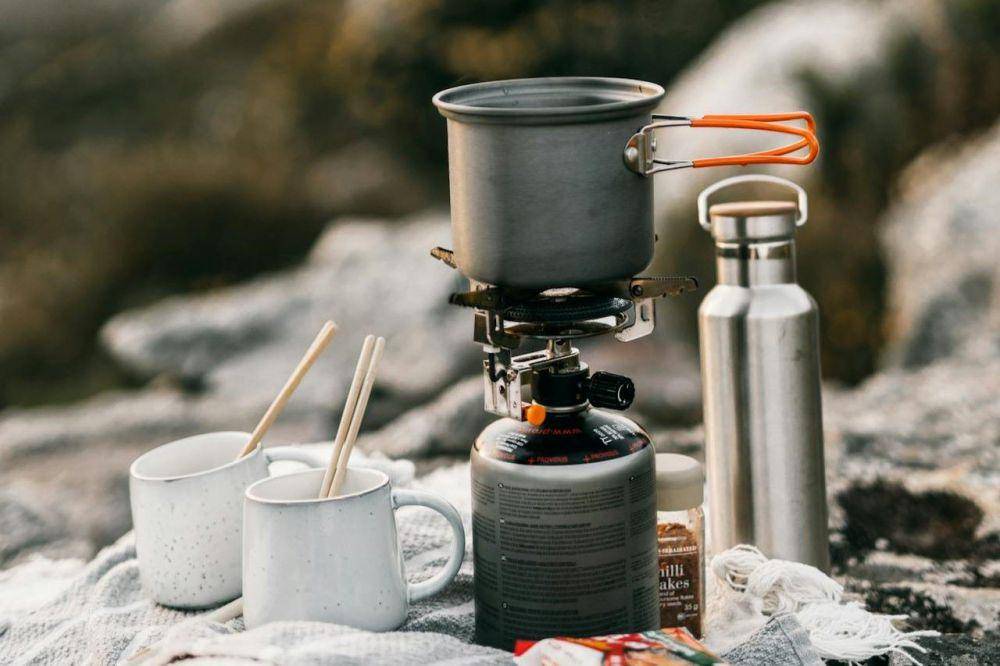 Peralatan memasak portable (pexels.com/Taryn Elliott)