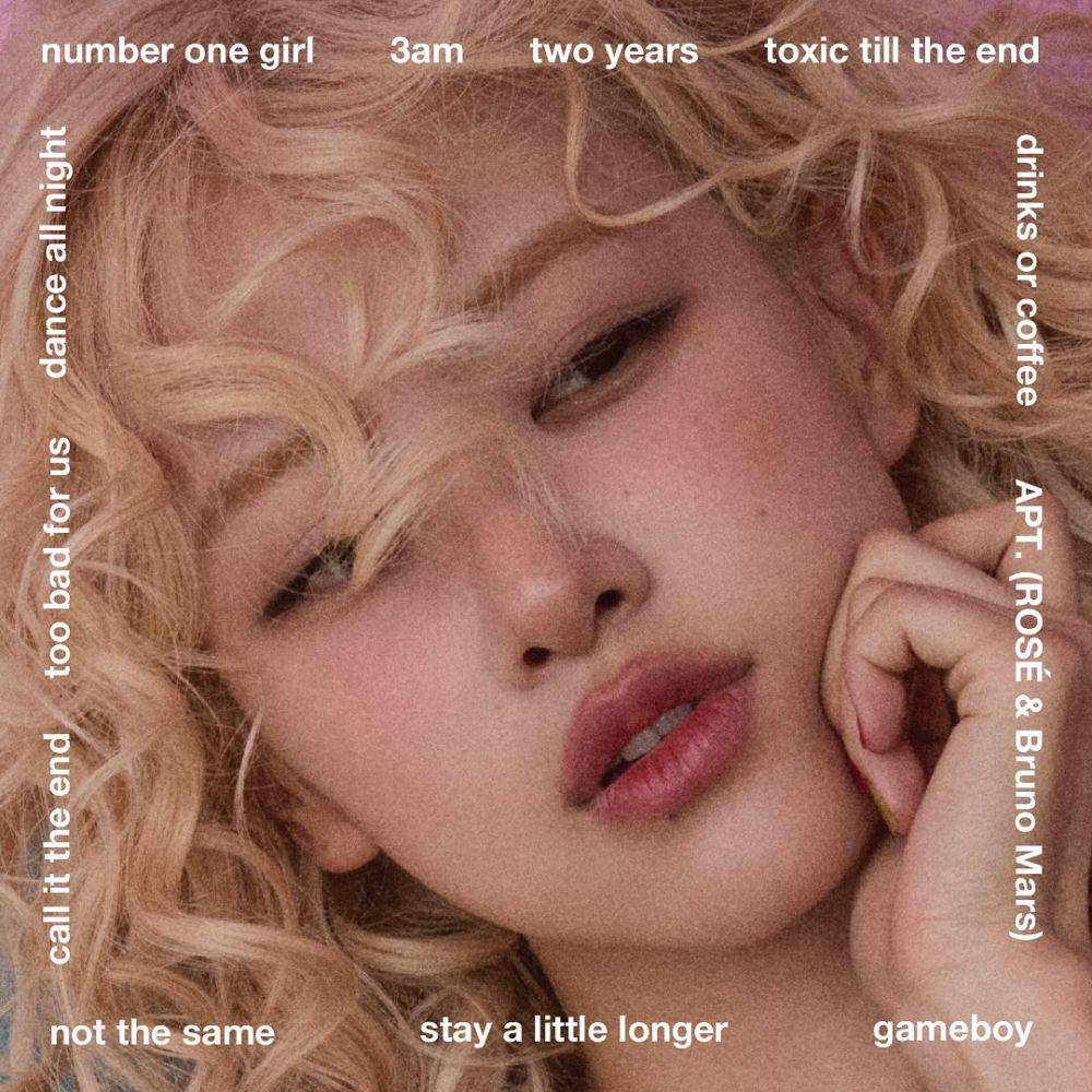 Poster album rosie milik  Rose BLACKPINK (instagram.com/roses_are_rosie)