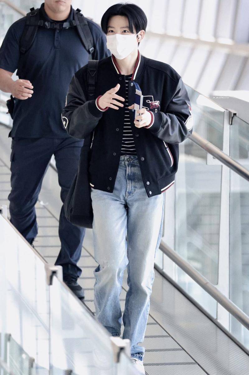 Junkyu TREASURE (x.com/D_HalfMooni)