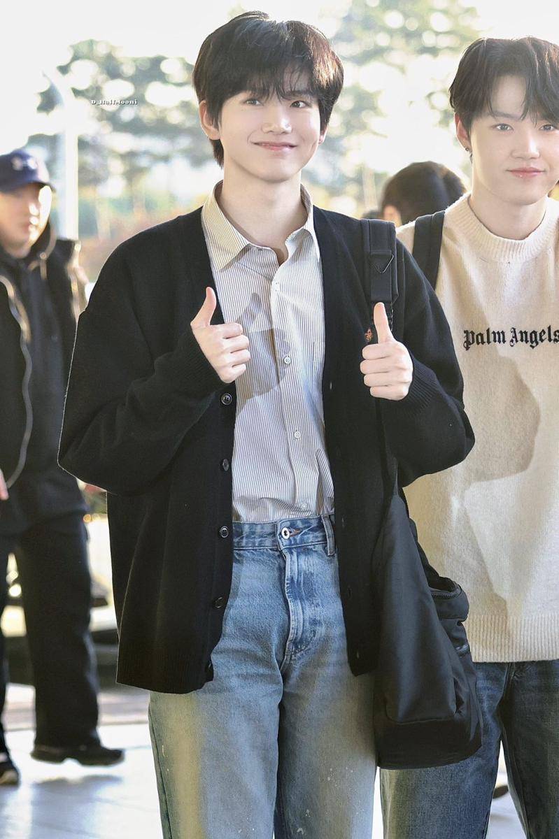 Junkyu TREASURE (x.com/D_HalfMooni)