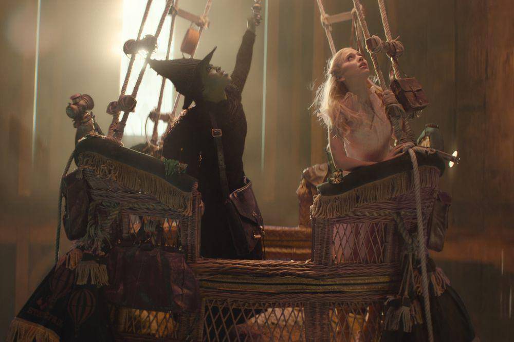 cuplikan adegan dalam film Wicked (dok. Universal Pictures/Wicked)