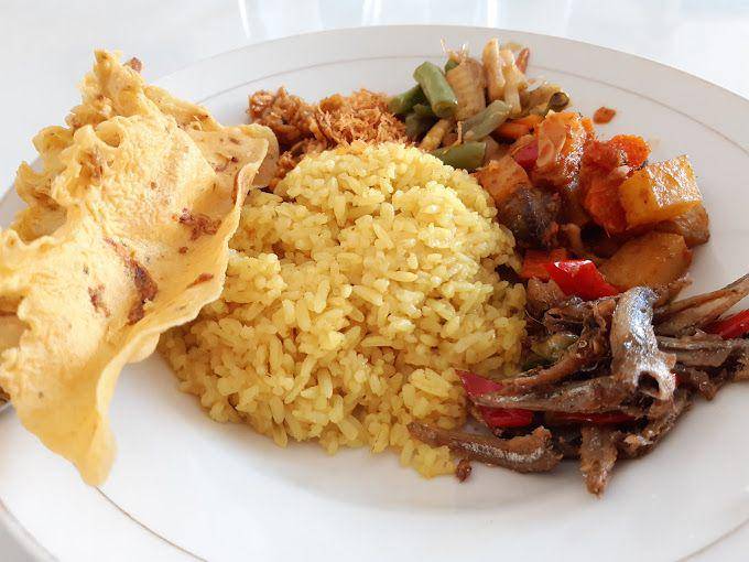 Warung Ijo Bu Jamila (Instagram/makanananakkosjember)