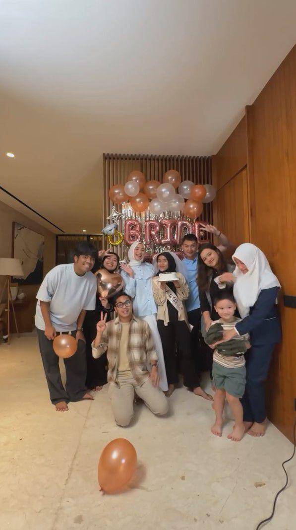 potret Citra Kirana kasih surprise bridal shower ke karyawan (instagram.com/citraciki)
