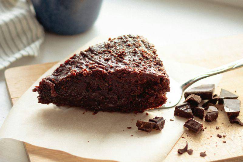 ilustrasi sepotong brownies (unsplash.com/K8)