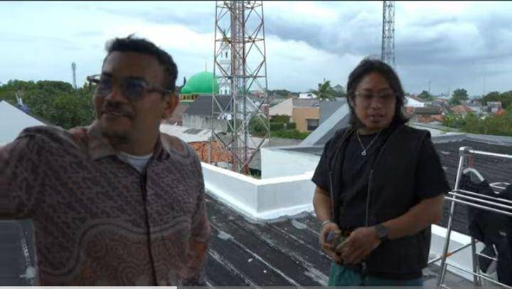 Syukuran rumah baru Ebel (Youtube.com/Ebel Cobra)