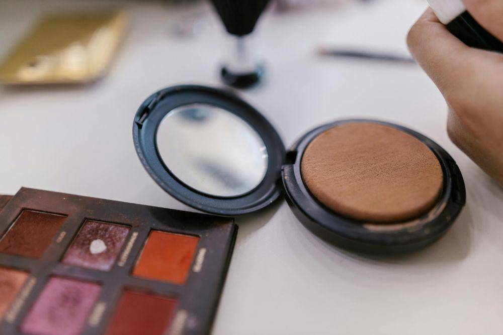 Ilustrasi makeup (pexels.com/RDNE Stock Project)