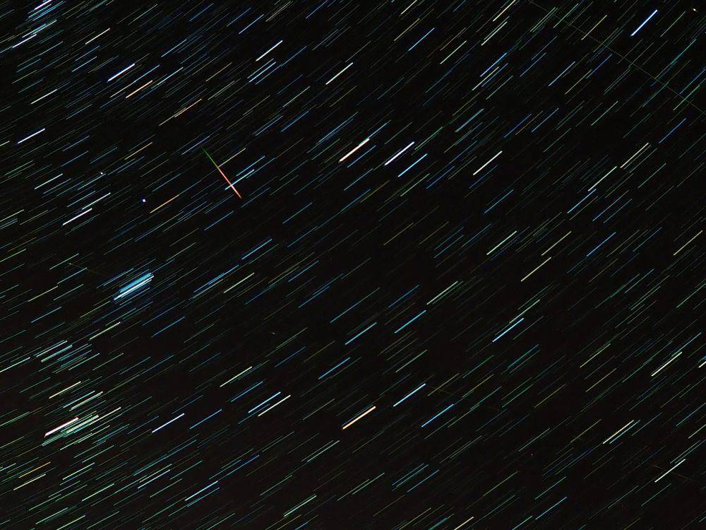 ilustrasi hujan meteor Geminid (pixabay.com/Hans)
