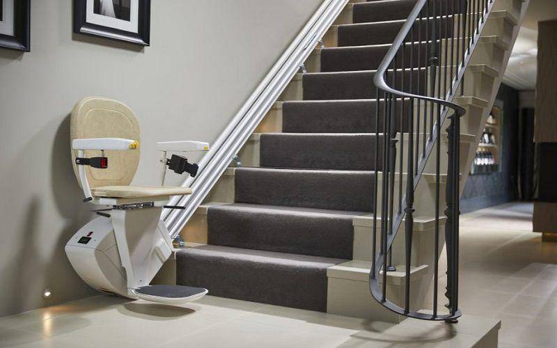 alat bantu gerak Stair Lift (ameriglide.com)