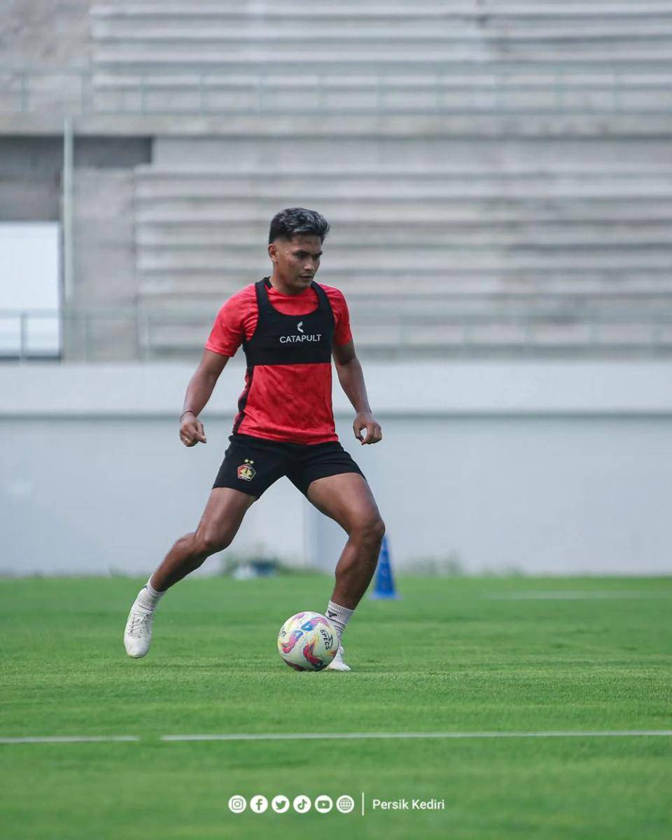Pemain Persik Kediri saat berlatih. Instagram.com/ persikfcofficial