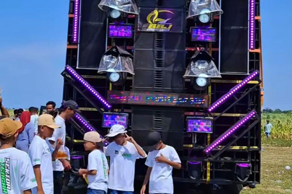Sound Horeg dan Penikmatnya (instagram.com/horeggank)