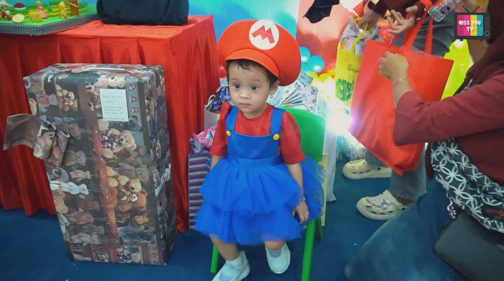 potret pesta ultah Sumehra (youtube.com/qissyoutv)