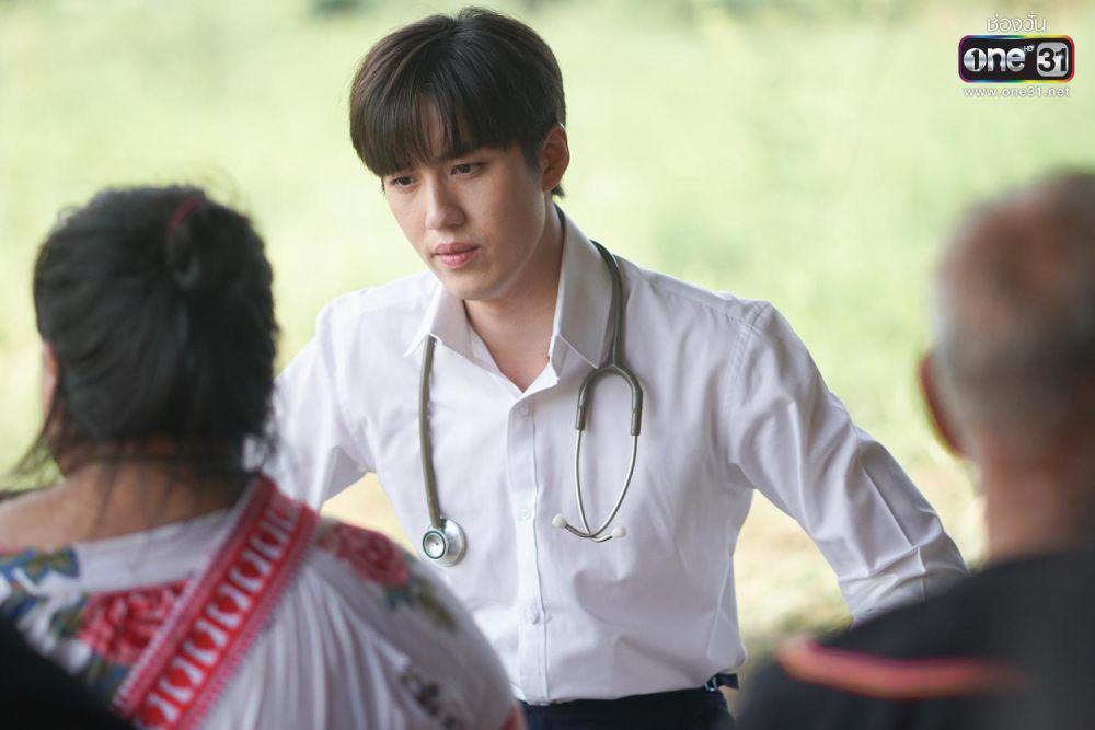 3 Film dan Drama yang Membuat Tor Thanapob Berperan Sebagai Dokter
