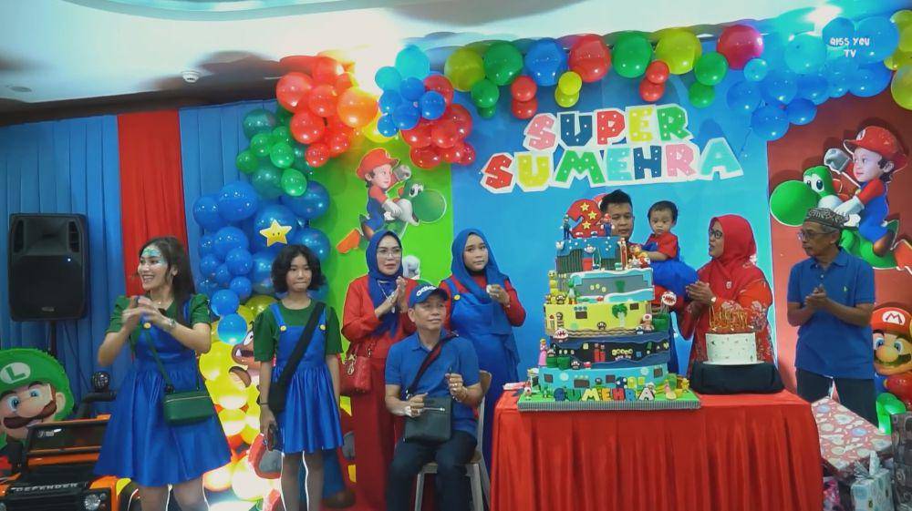 potret pesta ultah Sumehra (youtube.com/qissyoutv)
