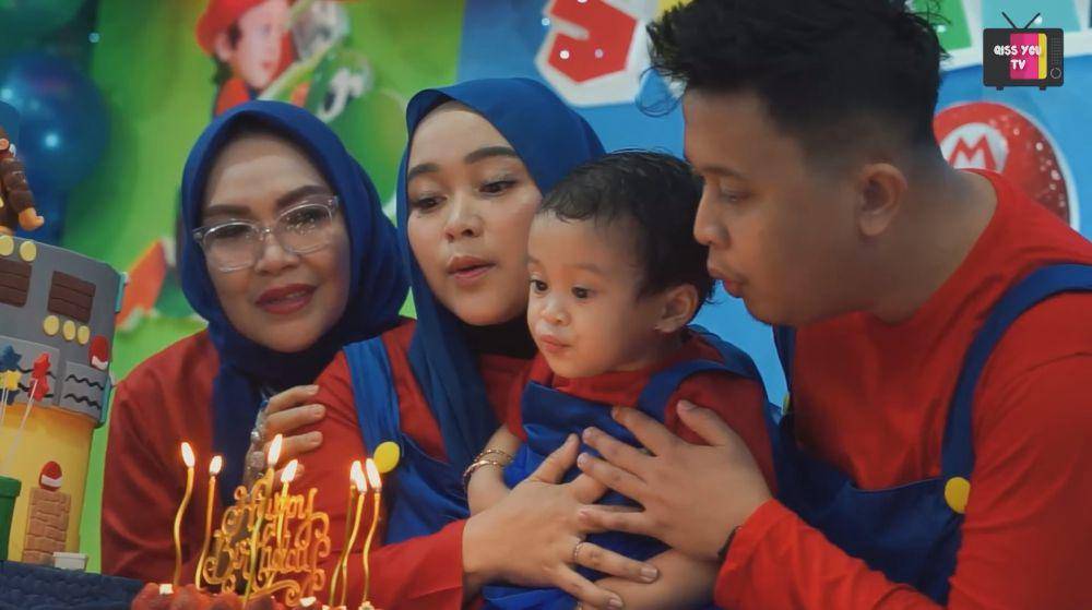 potret pesta ultah Sumehra (youtube.com/qissyoutv)