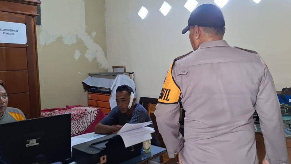 Yatiran warga Desa Gandong, Kecamatan Bringin, Kabupaten Ngawi jadi korban pembacokan saat melapor ke Polsek Bringin. IDN Times/ Riyanto.