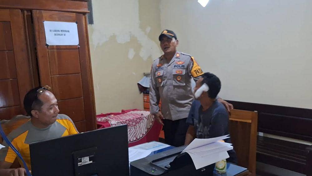 Yatiran warga Desa Gandong, Kecamatan Bringin, Kabupaten Ngawi jadi korban pembacokan saat melapor ke Polsek Bringin. IDN Times/ Riyanto.