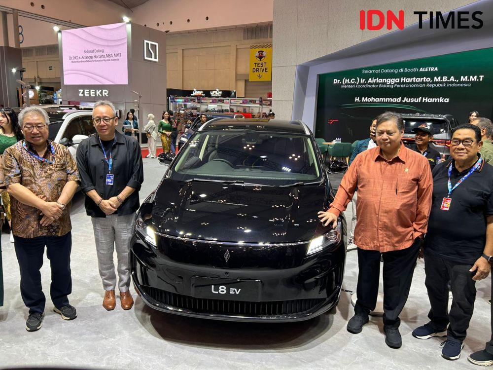 Airlangga Hartarto Sambangi GJAW 2024, Cobain Mobil Listrik Aletra