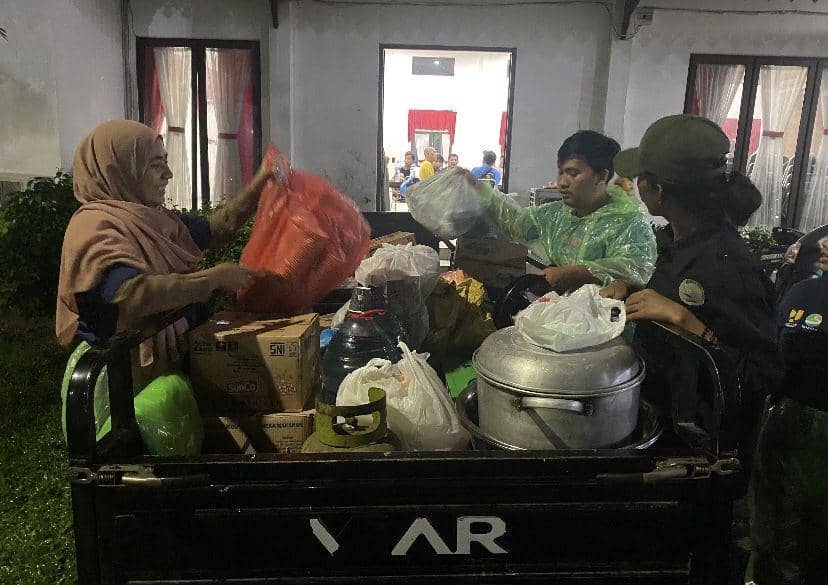 Tim Relawan Yayasan GPS mendirikan Posko Hangat di Posko Banjir BPBD Medan (Dok. Istimewa)
