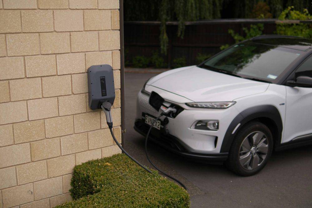 ilustrasi mobil hybrid (pexels.com/Ed Harvey)