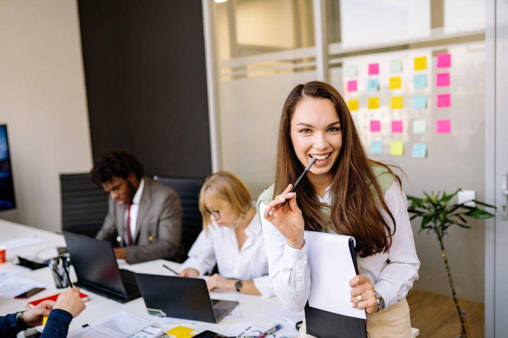 ilustrasi suasana kantor (pexels.com/Yan Krukau)