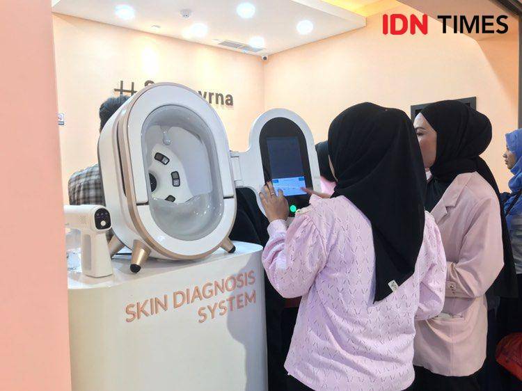 Pembukaan klinik Sempvrna di Cityplaza Jatinegara. 30 November 2024. (IDN Times/Hani Safanja)